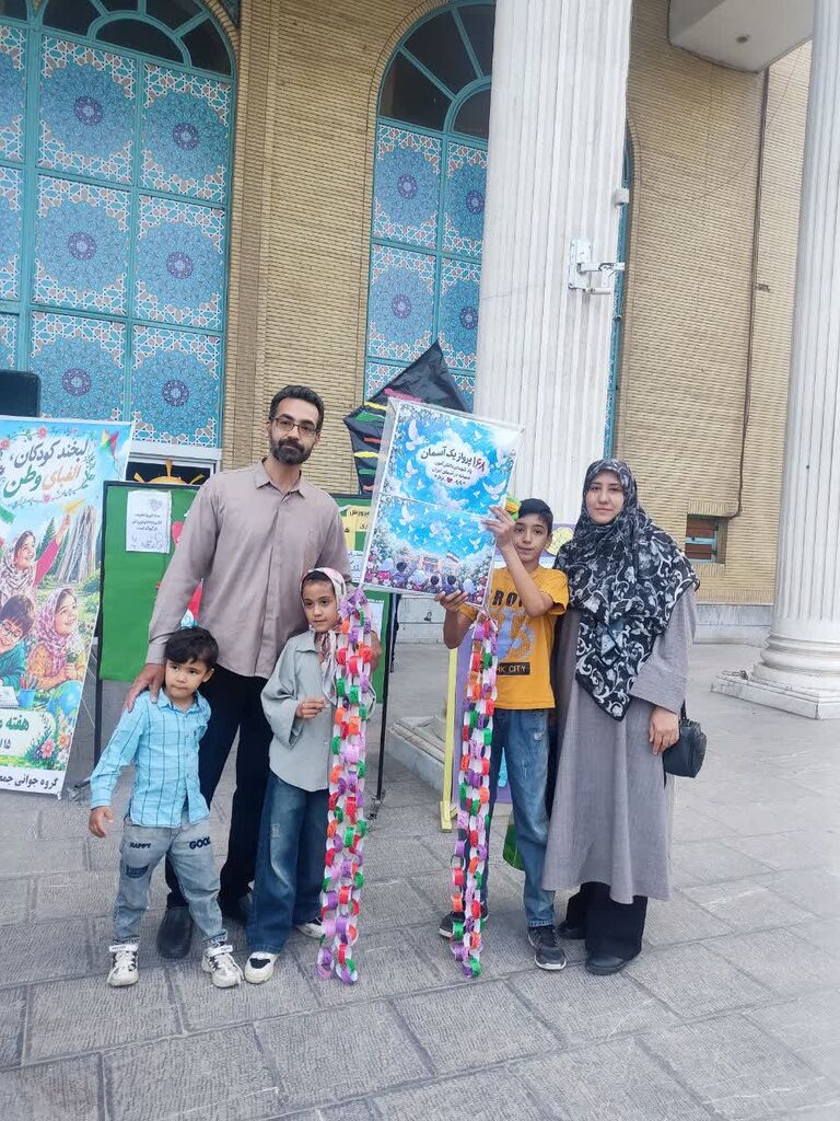 پرواز بادبادکها در آسمان نیشابور با عنوان «۱۶۸ بال، یک آسمان»