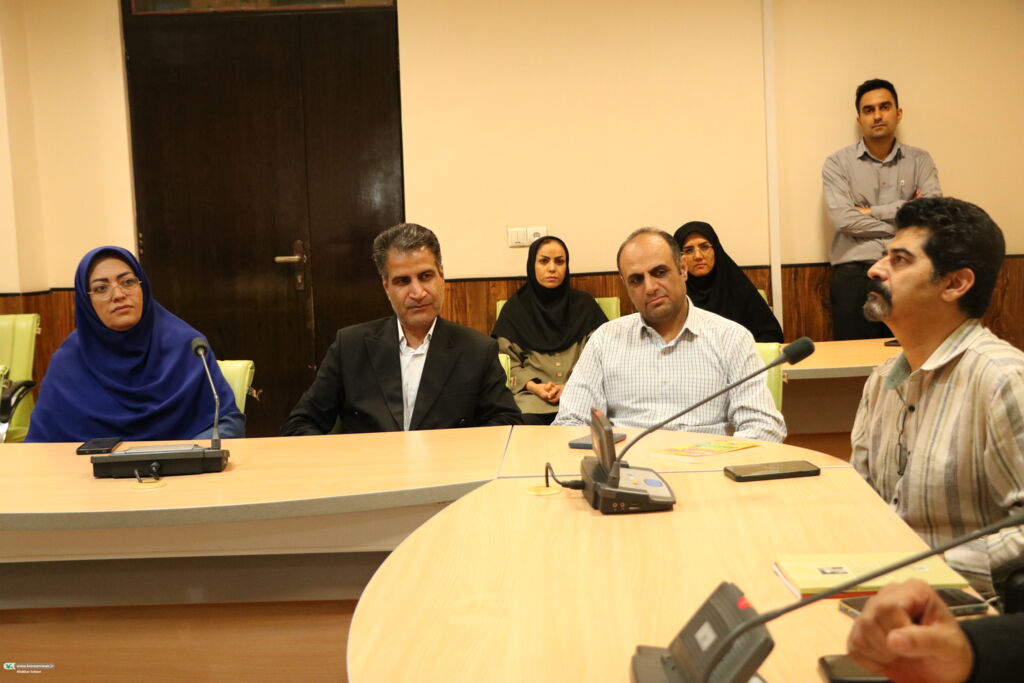 دومین نشست «گل‌برگ» به نقد و بررسی کتاب «واژه‌های نفهم» اختصاص یافت
