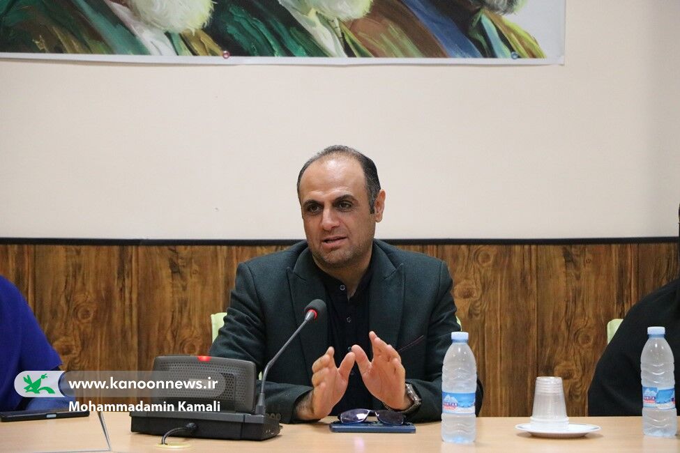 نشست مدیرکل امور بانوان و خانواده استانداری کرمان با کودکان