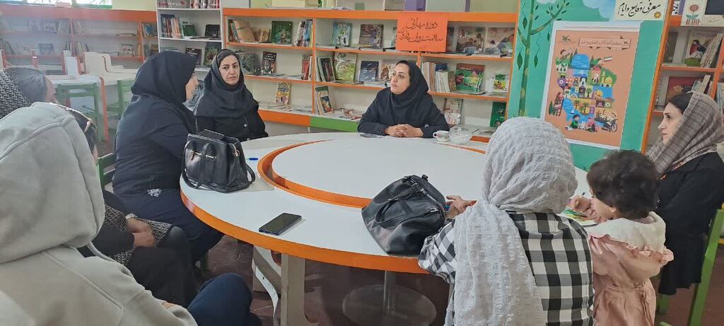 برگزاری نشست‌های «سلامت روان مادر و کودک» در مراکز کانون البرز