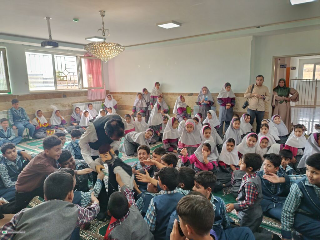 تجلیل از مربی پیشکسوت در آیینی پرشور