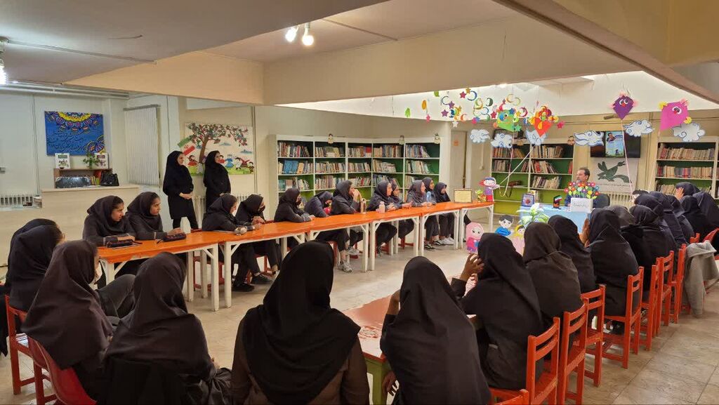 برگزاری نشست ادبی «دیدار دوست» با حضور غلامرضا بکتاش در تویسرکان