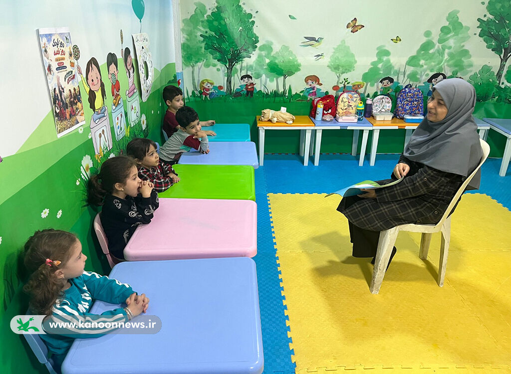 کودکان با مربیان کانون چوکا به دنیای کتاب و قصه‌ها سفرکردند