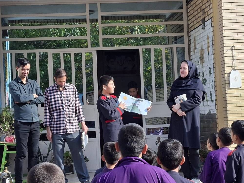 ضیافتِ نجوم و کتاب در دبستان «هادیپور خسروی» شهمیرزاد