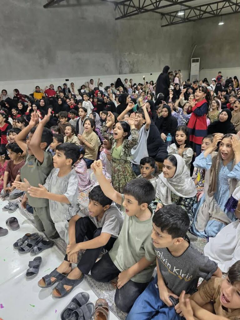 جشن باشکوه «پیک لبخند» در روستای کوشه؛ بیش از ۳۰۰ کودک و نوجوان قشمی هفته ملی کودک را گرامی داشتند
