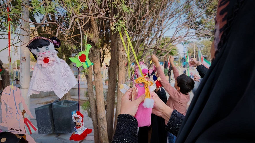 «عروسک‌های کوچک، آرزوهای بزرگ»؛ تجدید میثاق کودکان اصفهان با شهدای کودک و نوجوان جنگ رمضان