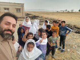 برنامه‌های شاد هفته ملی کودک در روستاهای کم‌برخوردار کرمانشاه اجرا شد