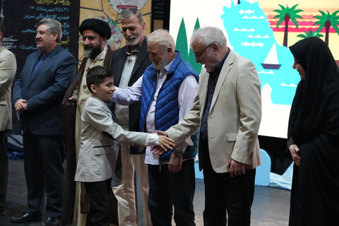 نمای تصویری از جشن «لبخند کودکان» و حضور ۱۵۰۰ دانش‌آموز تبریزی(1)
