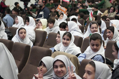 نمای تصویری از جشن «لبخند کودکان» و حضور ۱۵۰۰ دانش‌آموز تبریزی(1)