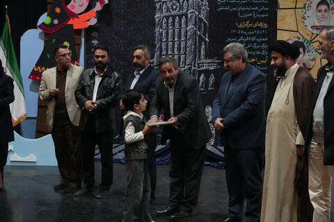 نمای تصویری از جشن «لبخند کودکان» و حضور ۱۵۰۰ دانش‌آموز تبریزی(1)