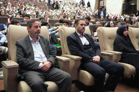 نمای تصویری از جشن «لبخند کودکان» و حضور ۱۵۰۰ دانش‌آموز تبریزی(1)