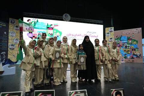 نمای تصویری از جشن «لبخند کودکان» و حضور ۱۵۰۰ دانش‌آموز تبریزی(2)