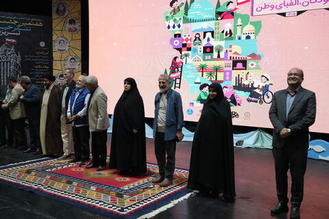 نمای تصویری از جشن «لبخند کودکان» و حضور ۱۵۰۰ دانش‌آموز تبریزی(2)