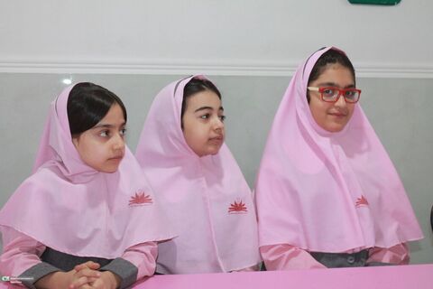 نشست حافظ‌خوانی با حضور کارشناس ادبی کانون خوزستان در اهواز برگزار شد
