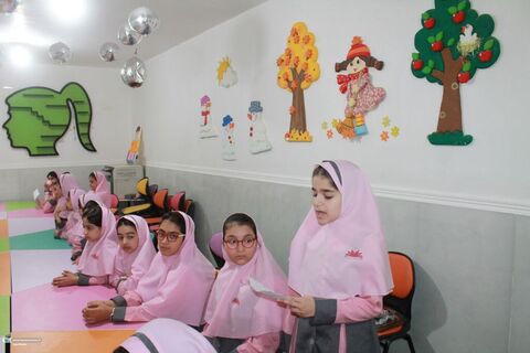 نشست حافظ‌خوانی با حضور کارشناس ادبی کانون خوزستان در اهواز برگزار شد