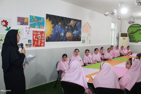 نشست حافظ‌خوانی با حضور کارشناس ادبی کانون خوزستان در اهواز برگزار شد