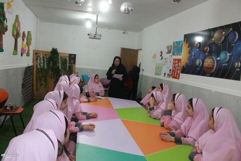 نشست حافظ‌خوانی با حضور کارشناس ادبی کانون خوزستان در اهواز برگزار شد