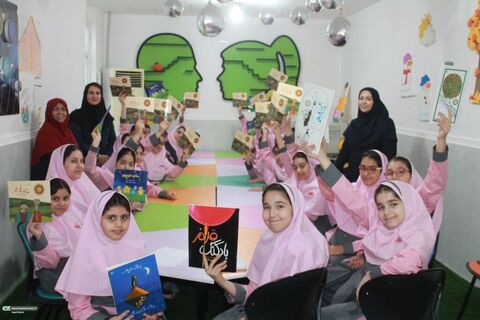 نشست حافظ‌خوانی با حضور کارشناس ادبی کانون خوزستان در اهواز برگزار شد