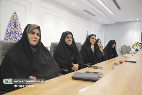 اعضای کودک و نوجوان کانون به دیدار استاندار یزد رفتند