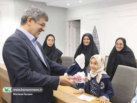 اعضای کودک و نوجوان کانون به دیدار استاندار یزد رفتند