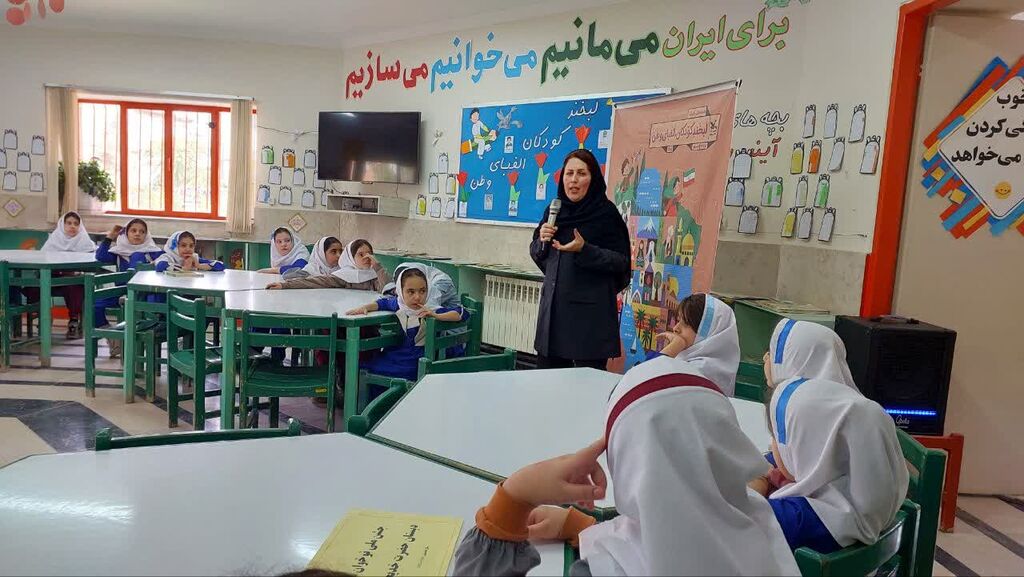 دانش‌آموزان دبستان حضرت خدیجه(س) هم در هفته ملی کودک میهمان کانون جوانرود شدند