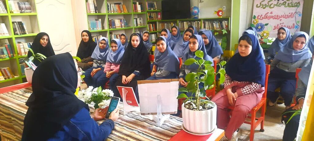 برگزاری نشست ادبی "دیدار دوست"در مرکز اسدآباد