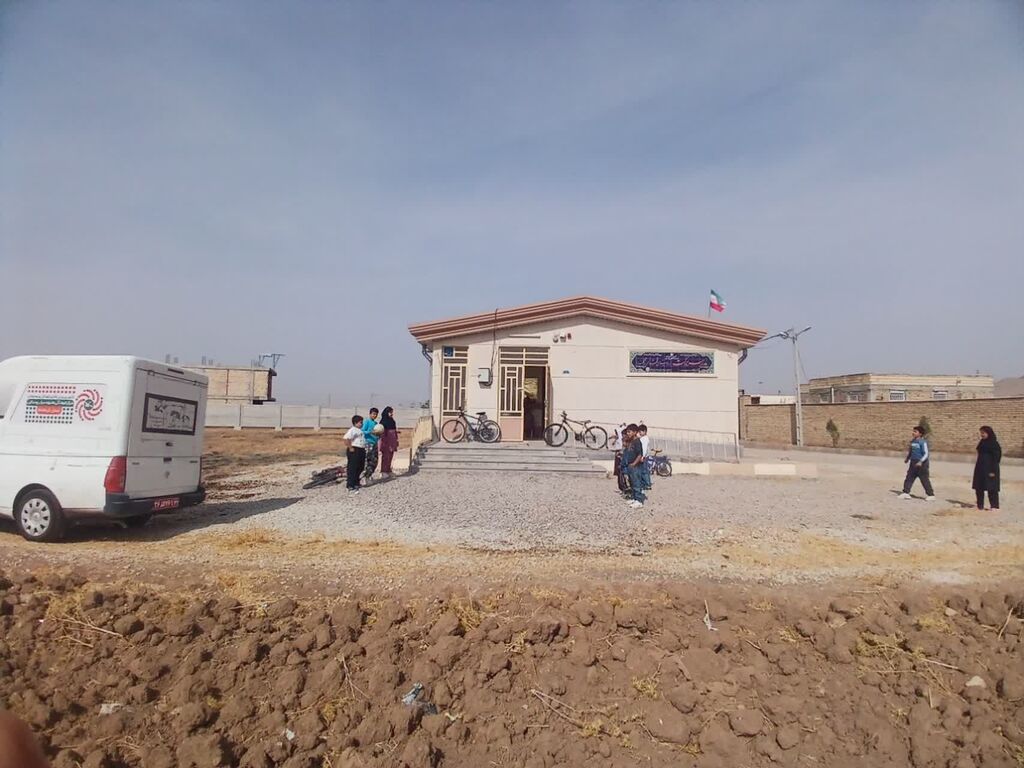 برنامههای شاد هفته ملی کودک در روستاهای کمبرخوردار کرمانشاه اجرا شد