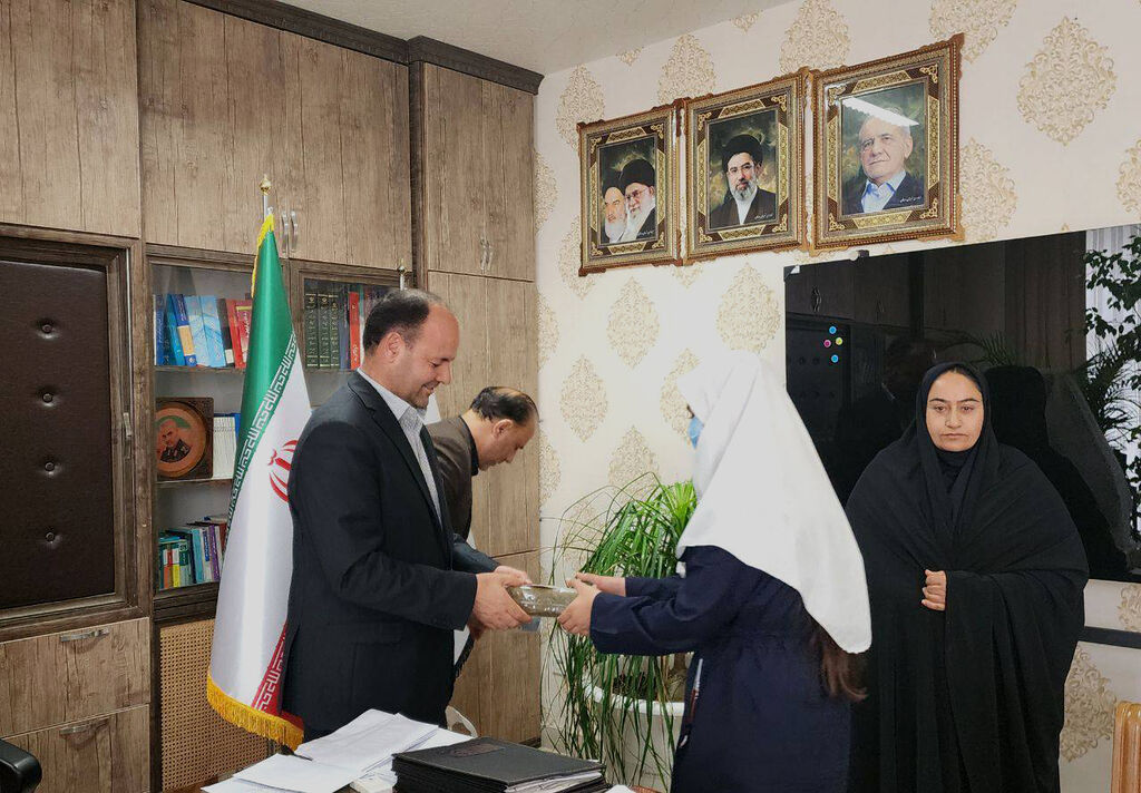 دیدار کودکان و نوجوانان ورزقان با فرماندار شهرستان در هفته ملی کودک