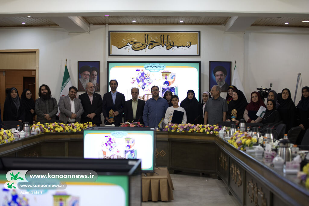 مدیرکل کانون کردستان از برگزیده بخش علمی جشنواره بین‌المللی قصه‌گویی تقدیر کرد