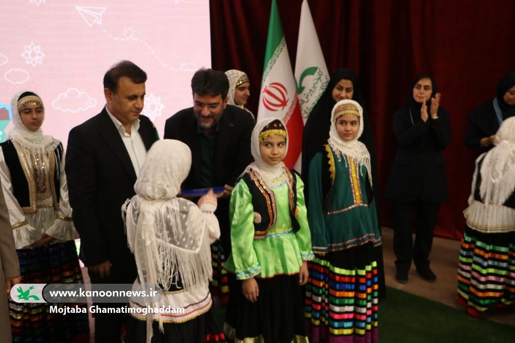 ازدیار باران تا فردای ایران/ یک‌سبد فعالیت‌های فرهنگی‌هنری تقدیم لبخند کودکان شد