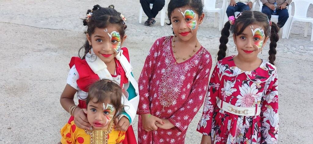 لبخند کودکان، الفبای وطن»؛ نقش‌آفرینی کودکان جزیره لارک در جشن روز جهانی کودک