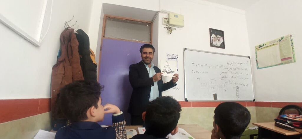 برنامه‌های هفته ملی کودک در مدارس کوزران برگزار شد