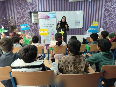 گزارش تصویری| اجرای برنامه‌های نشاط‌آفرین مرکز چهار کانون اردبیل در روستای صومعه و بنیاد کودک
