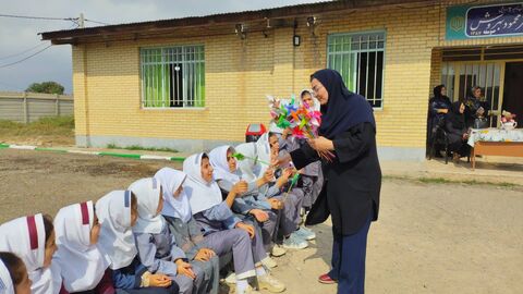 گزارش تصویری| اجرای برنامه‌های نشاط‌آفرین مرکز چهار کانون اردبیل در روستای صومعه و بنیاد کودک