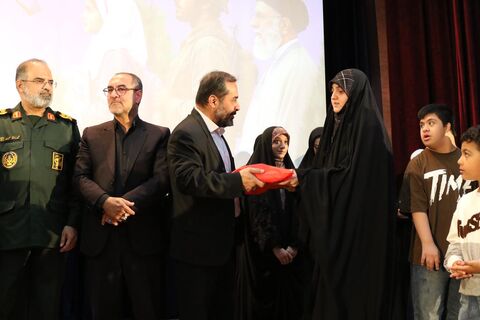 آیین تجلیل از فرزندان شهدای کودک و نوجوان در مازندران
