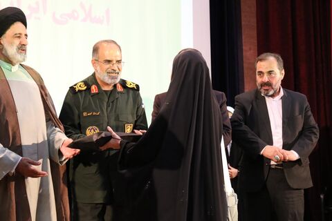 آیین تجلیل از فرزندان شهدای کودک و نوجوان در مازندران