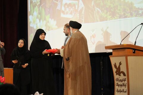 آیین تجلیل از فرزندان شهدای کودک و نوجوان در مازندران