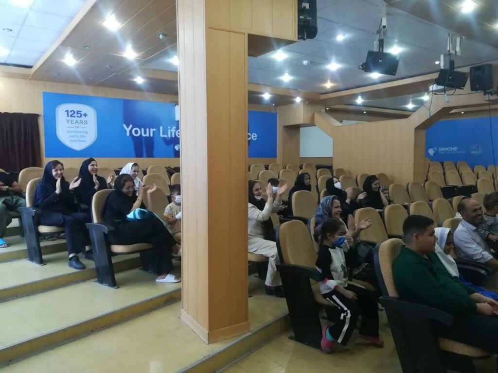 مراکز ۳ و ۱۴ ویژهبرنامه هفته ملی کودک را در بیمارستان محمد کرمانشاهی اجرا کردند