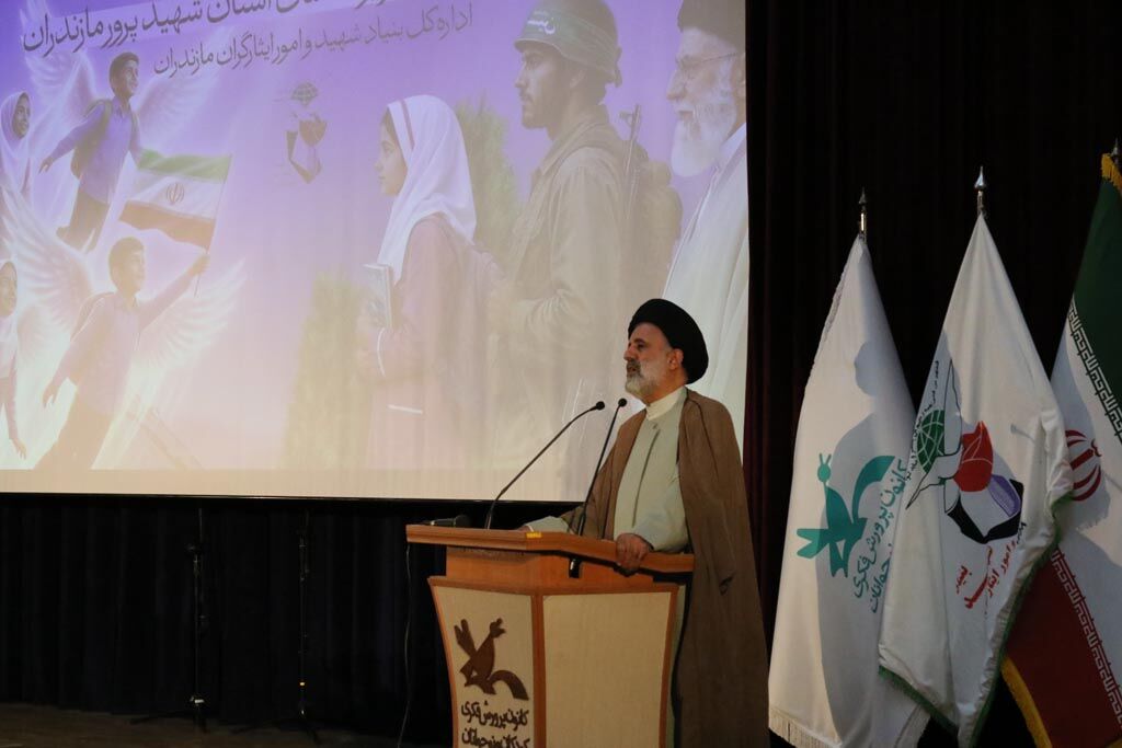 «نسل لالهها»؛ آیین تجلیل از فرزندان شهدای کودک و نوجوان در مازندران برگزار شد