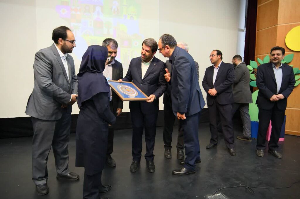 شگفتانه کانون پرورش فکری همدان برای استاندار