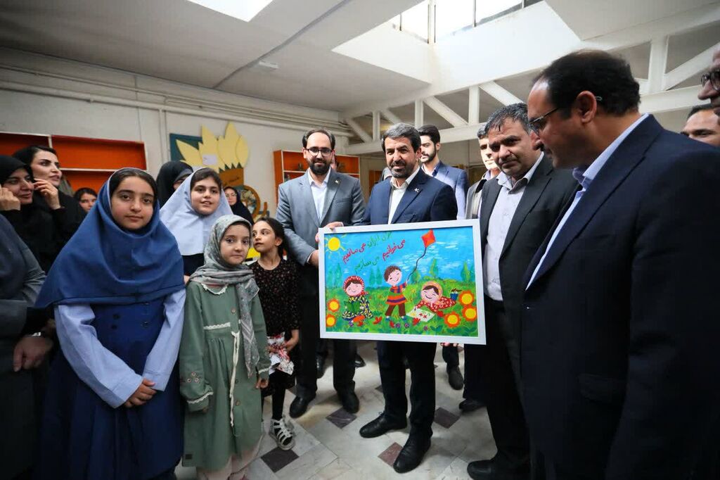 شگفتانه کانون پرورش فکری همدان برای استاندار؛ بازگشت به خاطرات شیرین کودکی