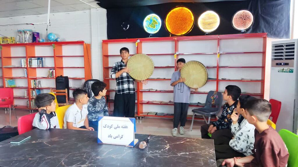 دانش‌آموزان ثلاث باباجانی در آخرین روز هفته ملی کودک مهمان کانون شدند