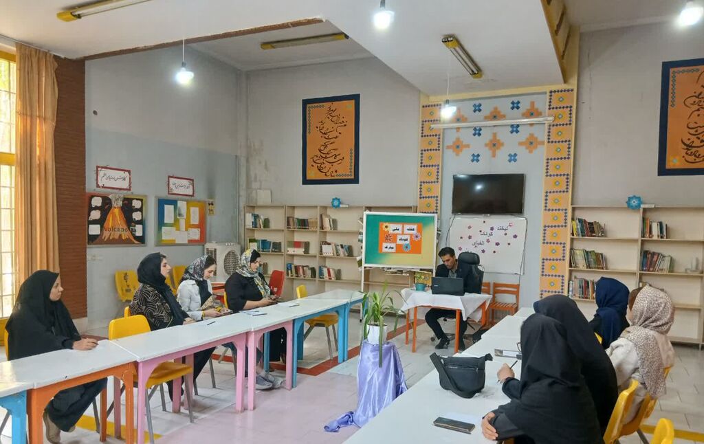 کارگاه مشاوره والدین در مجتمع شماره ۱ کانون کرمانشاه برگزار شد