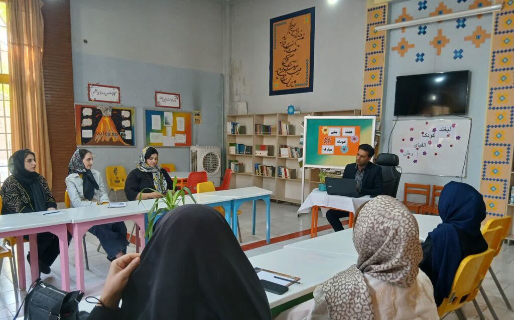 کارگاه مشاوره والدین در مجتمع شماره ۱ کانون کرمانشاه برگزار شد