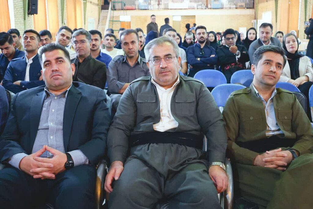 دفنوازان دختر کانون ثلاث باباجاجانی در آیین پاسداشت روز پرستار هنرنمایی کردند