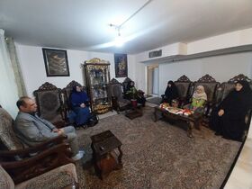 دیدار مدیرکل کانون استان کرمان با خانواده شهید قربانی‌زاده