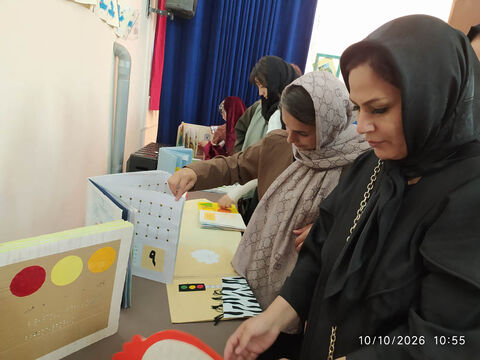 گزارش تصویری| نمایشگاه کتاب‌های حسی و لمسی در مراکز کانون اردبیل