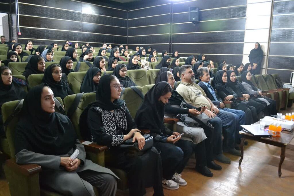 حضور مربی کانون هرسین در ویژهبرنامه «هر دانشآموز یک مهارت»