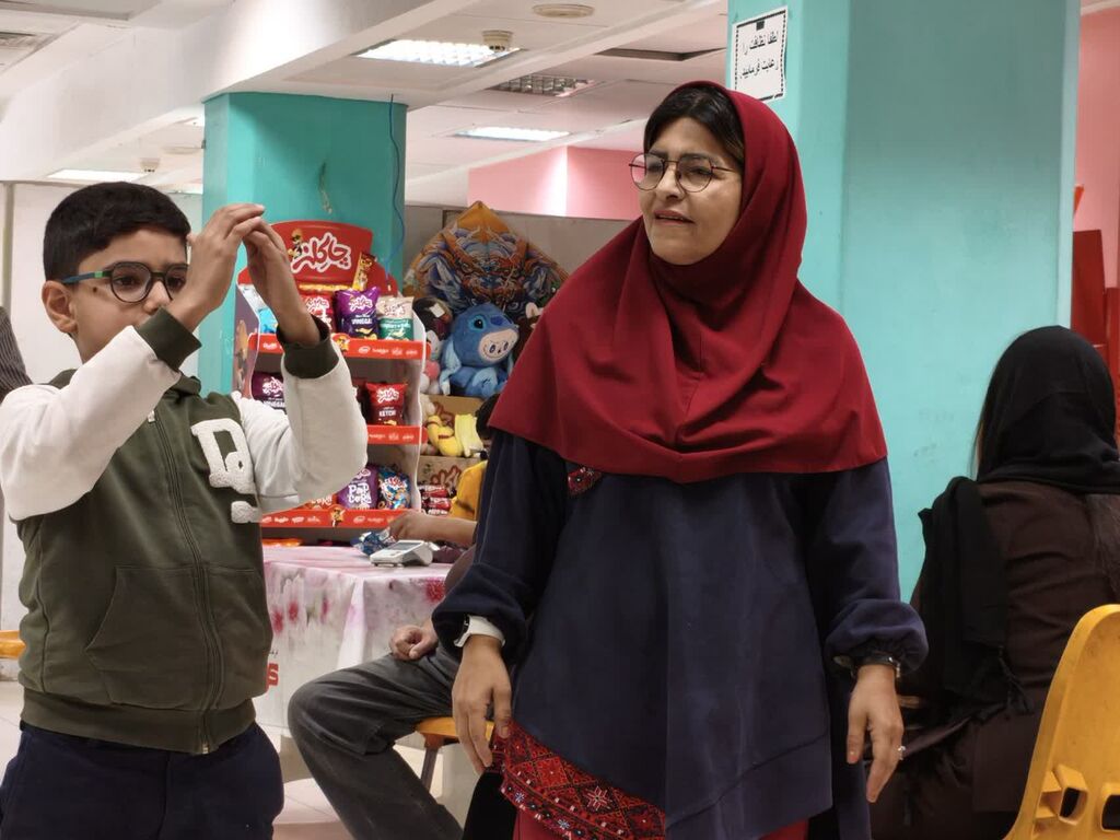 لبخند بر چهره کودکان طلاق با اجرای ویژه‌برنامه‌های فرهنگی کانون در «خانه مهر» مشهد