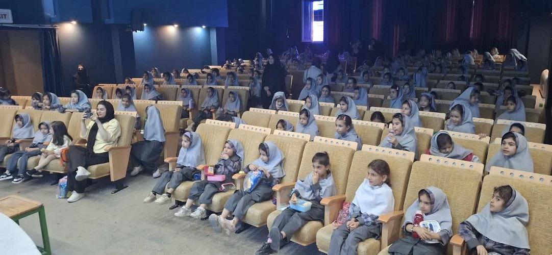 «موش هنرمند»؛ روایت نمایشی تلاش، خلاقیت و امید در صحنه کانون پرورش فکری استان اصفهان